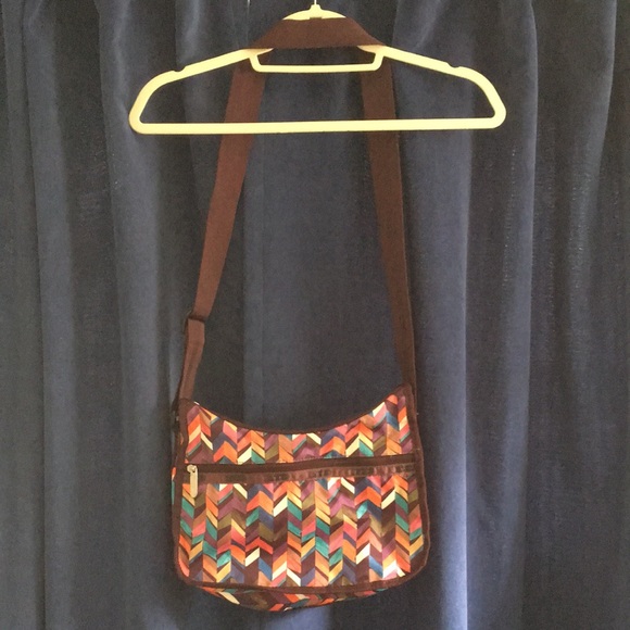 Lesportsac | Chevron Active Crossbody - Picture 5 of 11